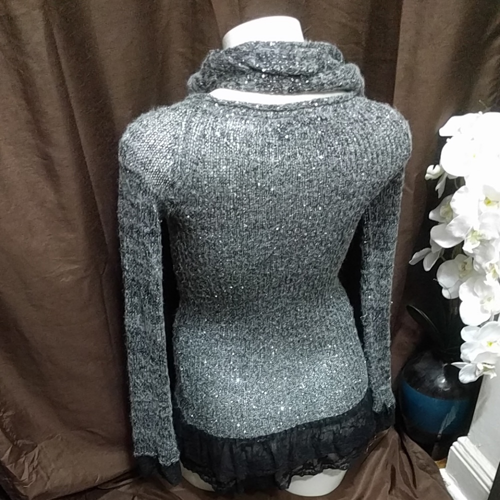 Joyce Leslie sweater and matching infinity scarf - Picture 4 of 5